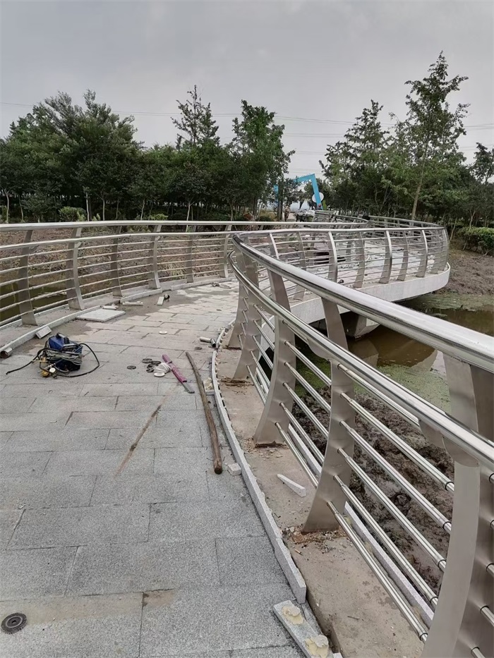 不鏽鋼防撞（zhuàng）護（hù）欄